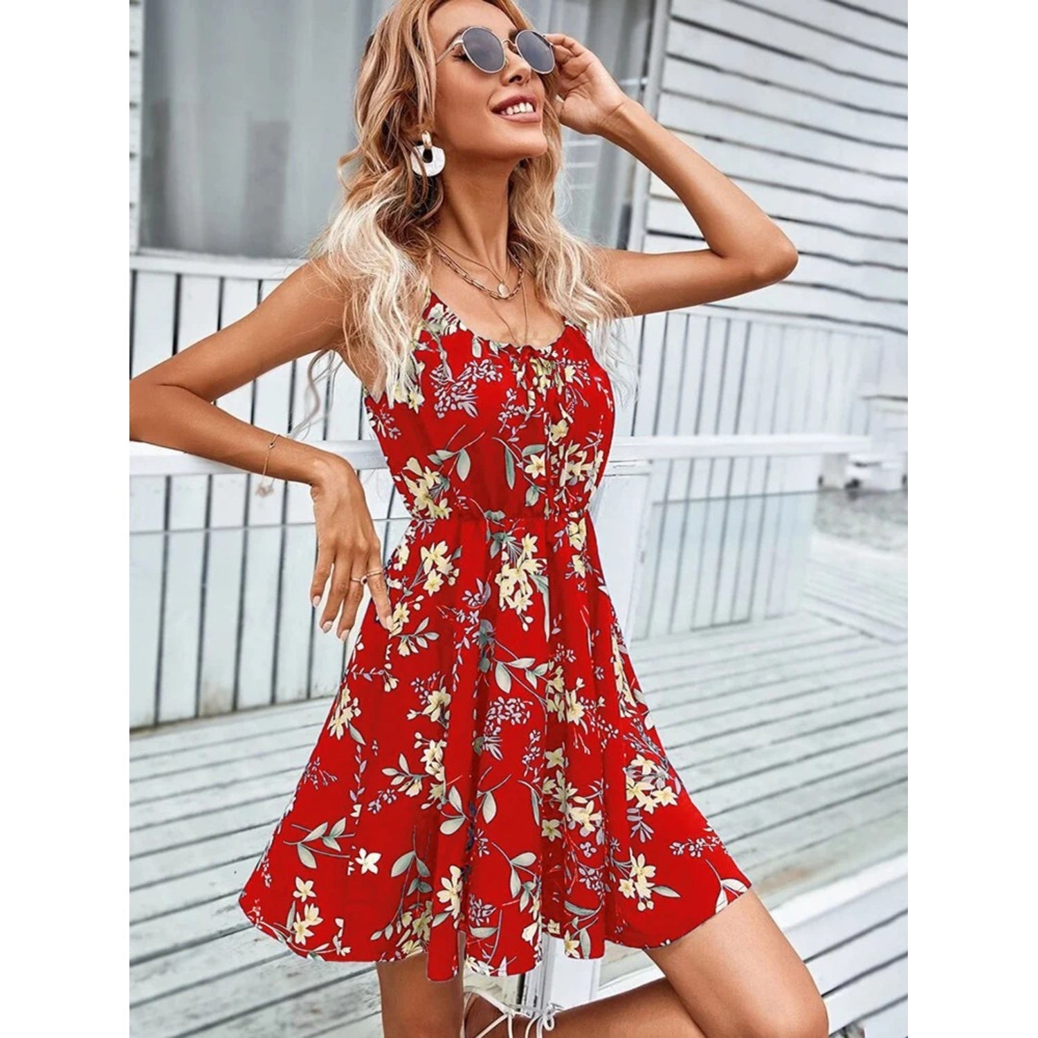 MODA Rygløs sommerkjole med blomsterprint uden ærmer