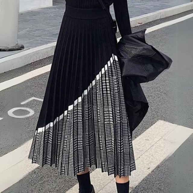 Nina - Plisseret midi-nederdel med houndstooth-panel