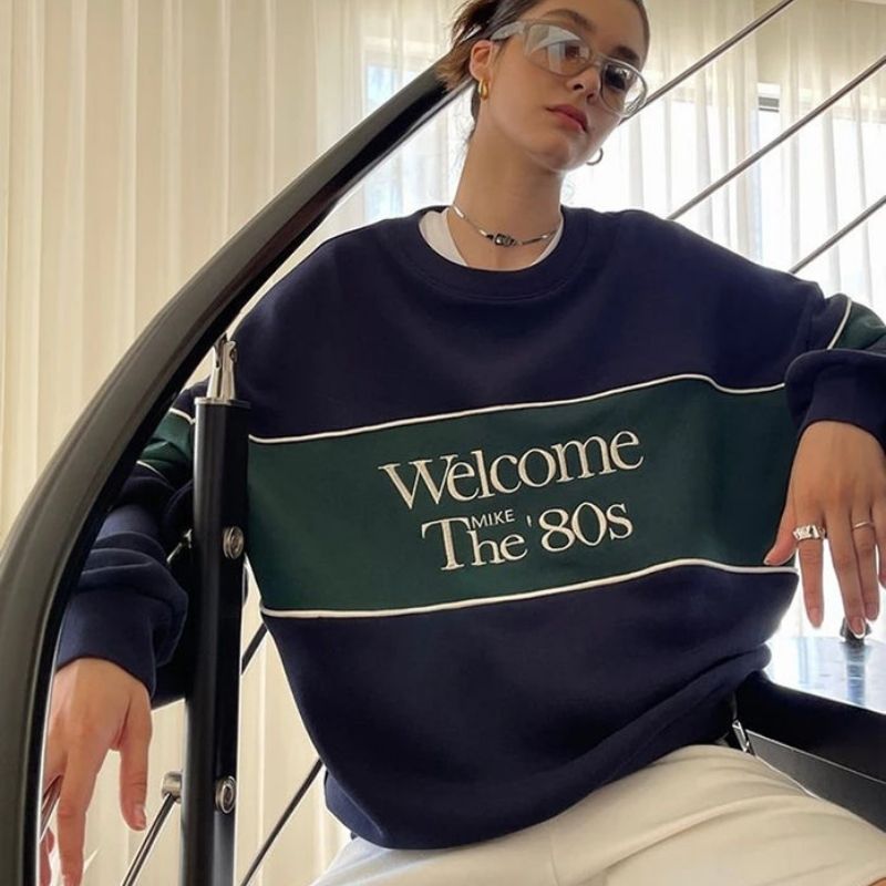 Maxine - retro sweatshirt med "Welcome the 80s"-skrift