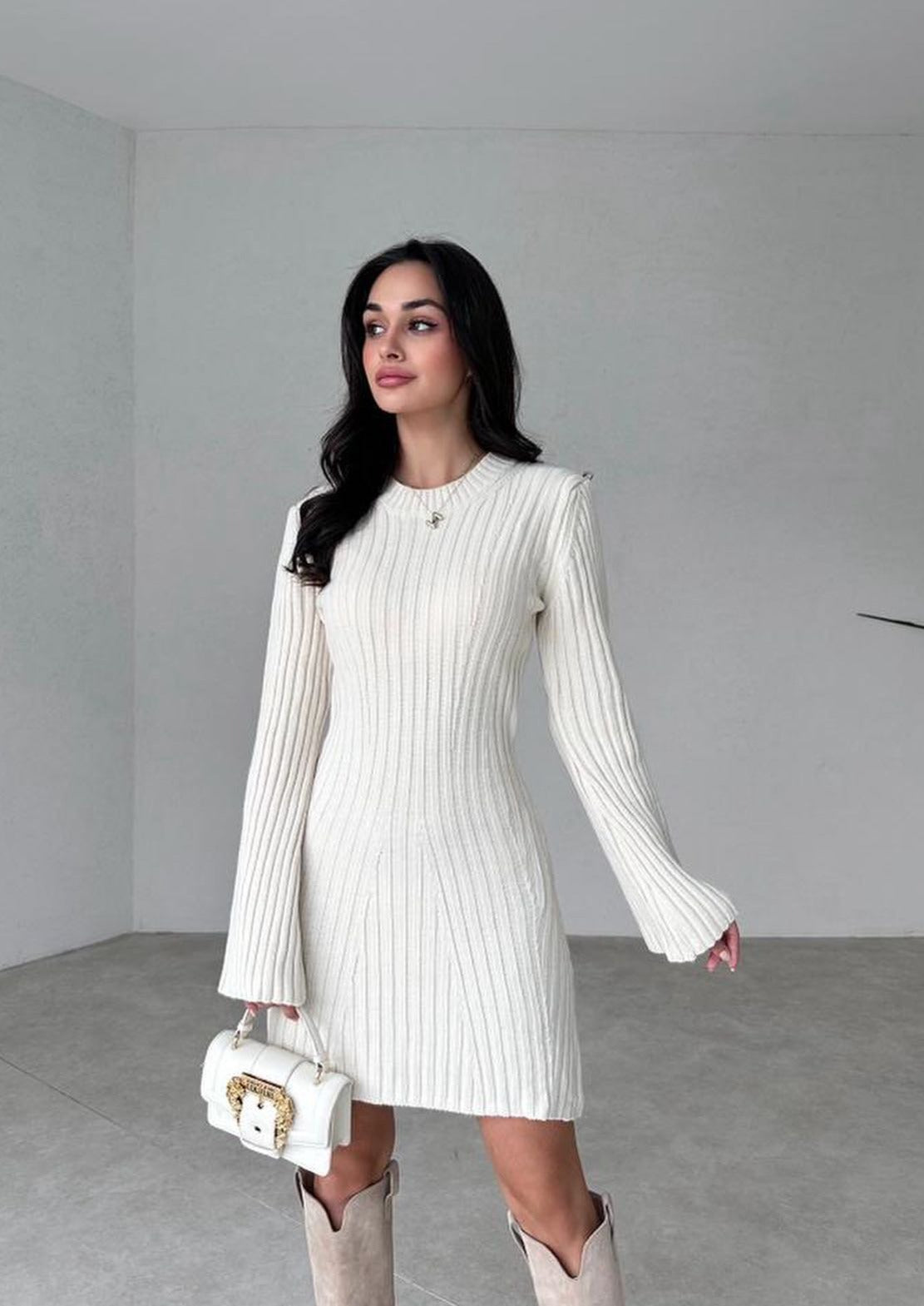 Ribstrikket Mini Kjole | Slim Fit | Elegant & Moderne