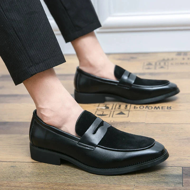 Adrian - Elegante loafers i ruskind og læder