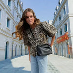 Fiona - Trendy bluse med leopardprint med pufærmer