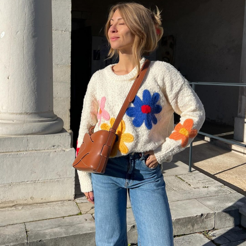 Irene - Strikket cardigan med farverige blomsterbroderier