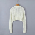 Jasmine - Kort kabelstrikket cardigan med dekorative knapper