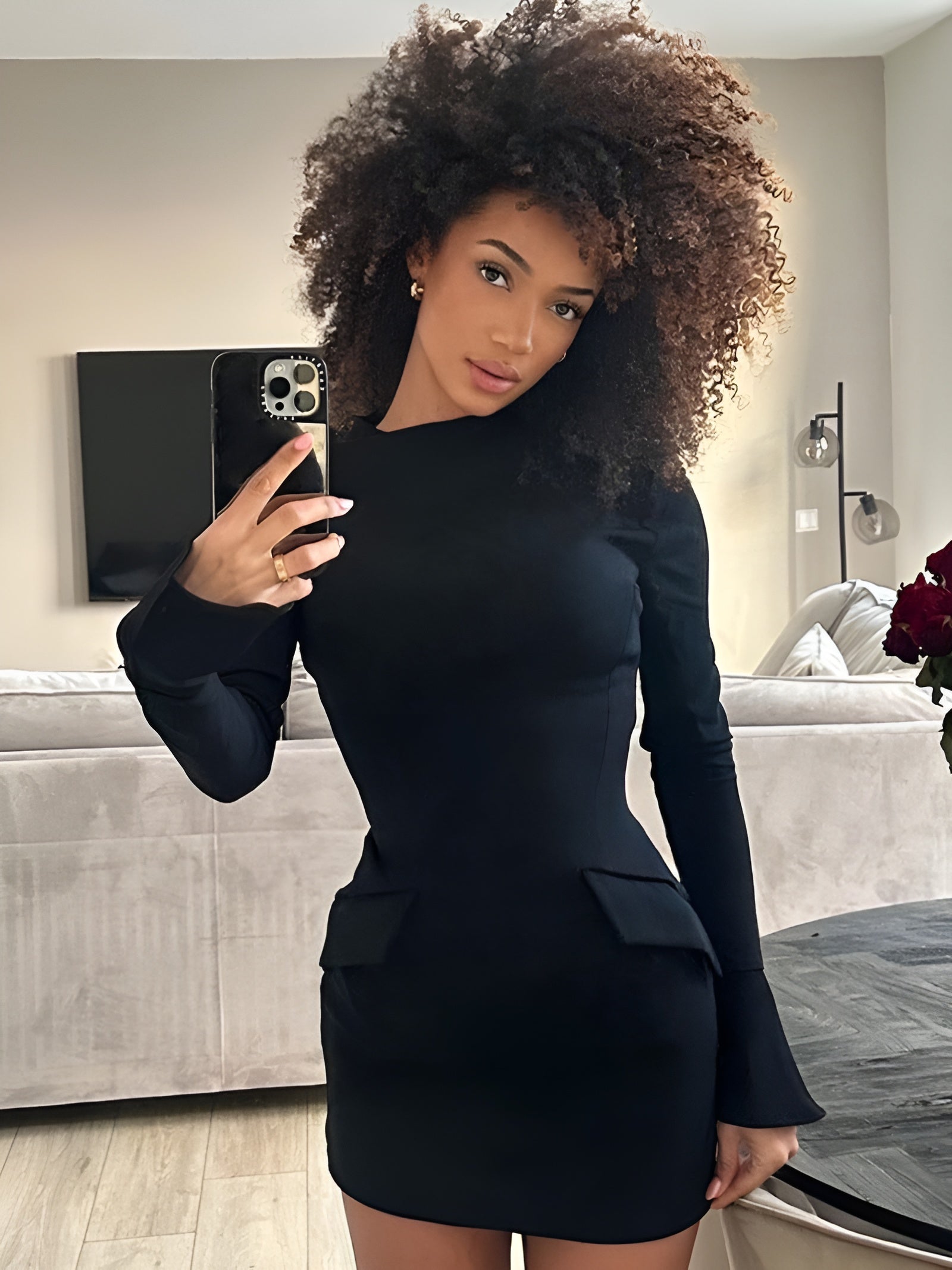 Bodycon Kjole med Lange Ærmer | Strækbar & Stilren | Perfekt til Festlige Anledninger