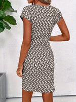 Mønstret Bodycon Kjole | Elegant & Figursyet | Perfekt til Hverdagsbrug